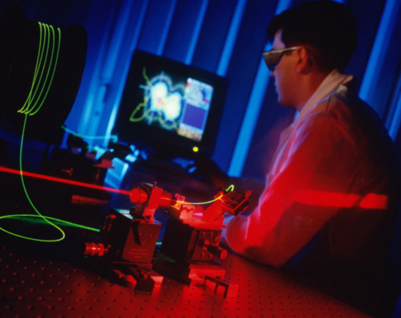 Dessinateur-projeteur en fibre optique, un métier d’avenir Dessinateur-projeteur en fibre optique, un métier d’avenir