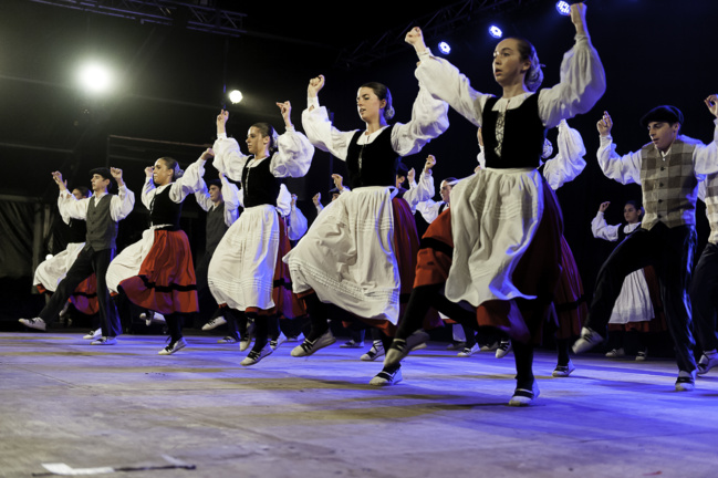 Profitez des douces soirées d'été avec le festival autour des lavoirs à Sainte-Tulle.