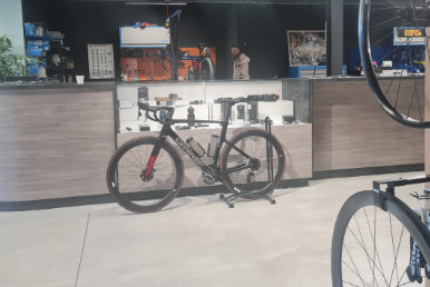 ÉLÉMENTS CYCLES : LE QG DES CYCLISTES PRÉPARE LES BEAUX JOURS... ÉLÉMENTS CYCLES : LE QG DES CYCLISTES PRÉPARE LES BEAUX JOURS...