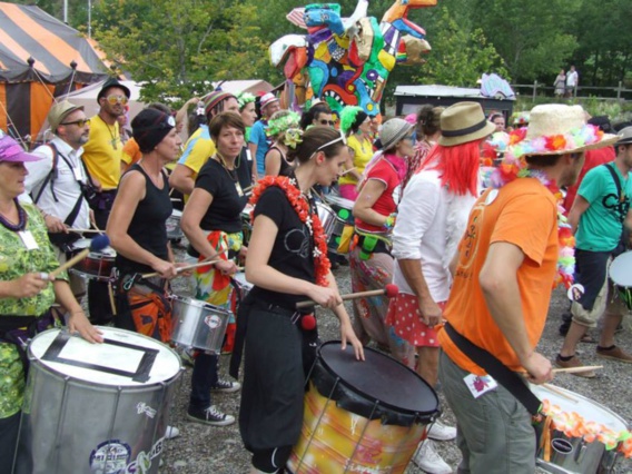 BATUCADA LA CLIQUE BATUCADA LA CLIQUE