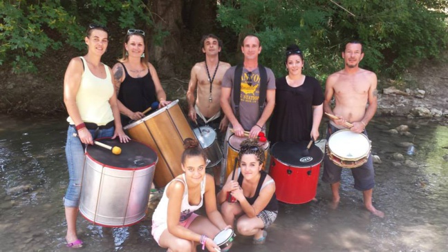 BATUCADA LA CLIQUE BATUCADA LA CLIQUE