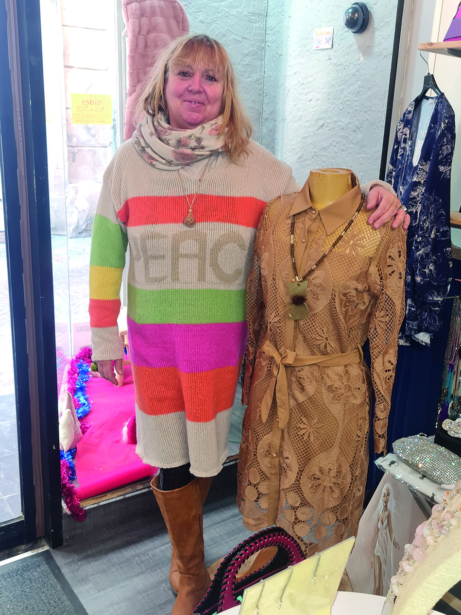 CLAP DE FIN POUR LA BOUTIQUE «BIZOUX POUR TOUS» À MANOSQUE... CLAP DE FIN POUR LA BOUTIQUE «BIZOUX POUR TOUS» À MANOSQUE...