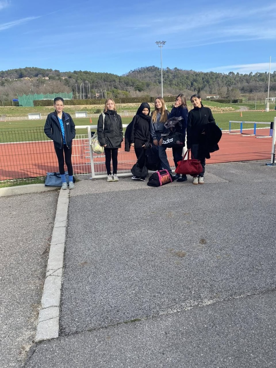 EPManosque Athlétisme : des défis relevés et des champions en devenir ! EPManosque Athlétisme : des défis relevés et des champions en devenir !
