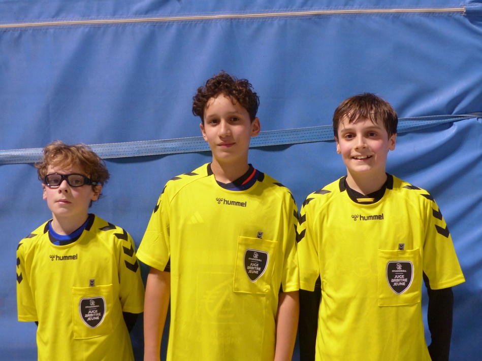 L’EP Manosque Handball vous présente ses arbitres L’EP Manosque Handball vous présente ses arbitres