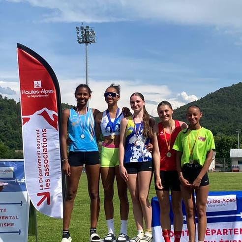 Exploit, passion et esprit d’équipe : un printemps sportif pour les athlètes de Manosque ! Exploit, passion et esprit d’équipe : un printemps sportif pour les athlètes de Manosque !