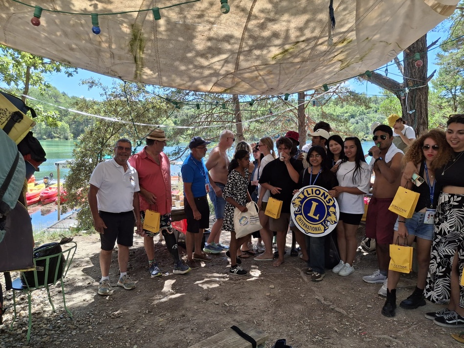 Le Lions Club de Manosque, entre tradition, solidarité  et ouverture sur le monde Le Lions Club de Manosque, entre tradition, solidarité  et ouverture sur le monde