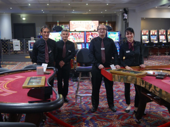 Les jeux traditionnels au casino de Gréoux-les-Bains.