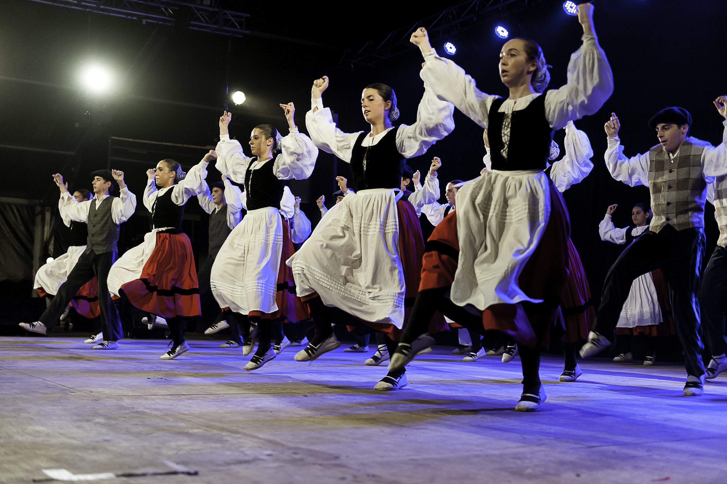 Profitez des douces soirées d'été avec le festival autour des lavoirs à Sainte-Tulle.