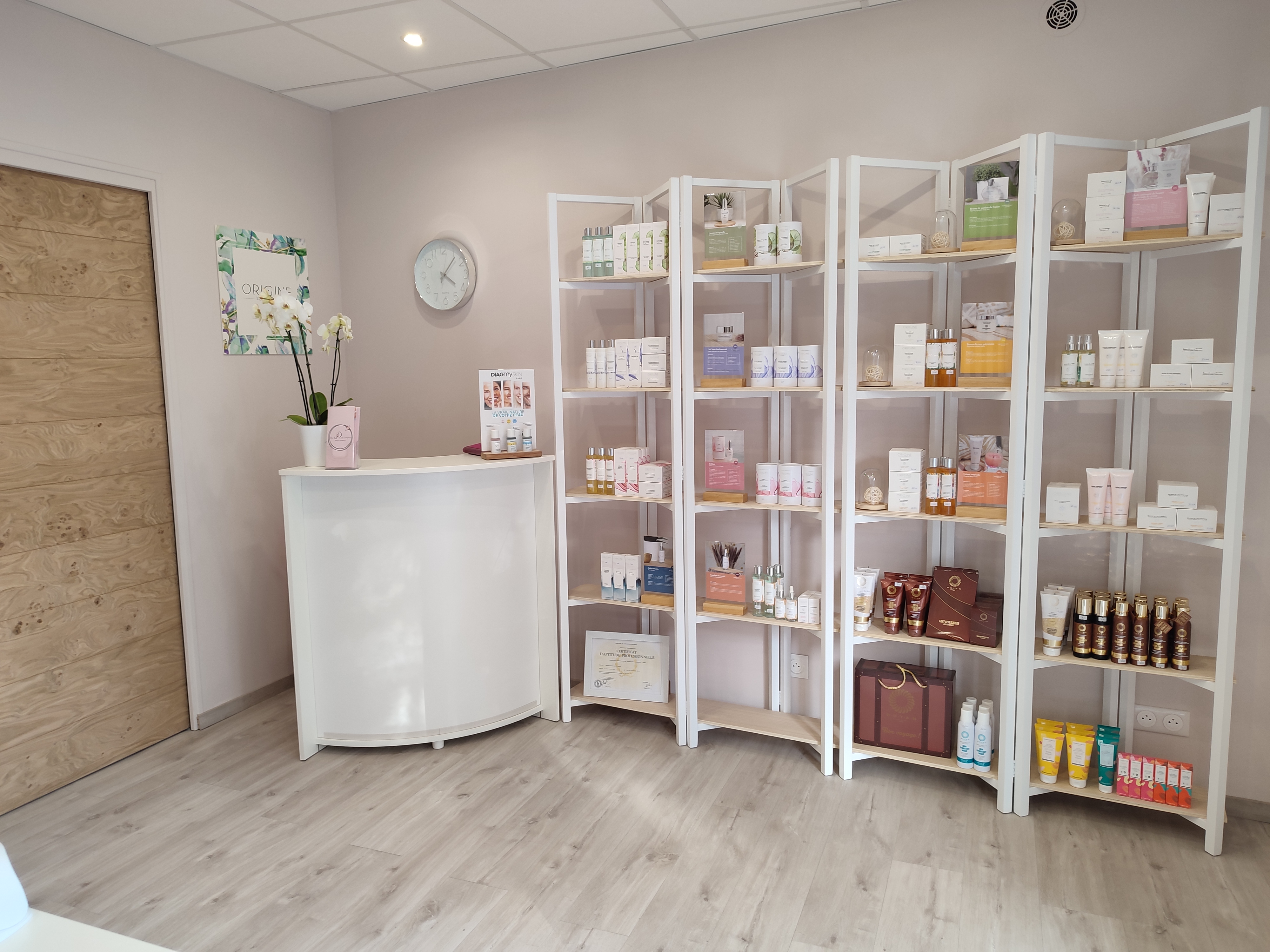 UNE PAUSE S'IMPOSE, NOUVEL INSTITUT DE BEAUTÉ A MANOSQUE POUR UNE PAUSE BEAUTÉ…