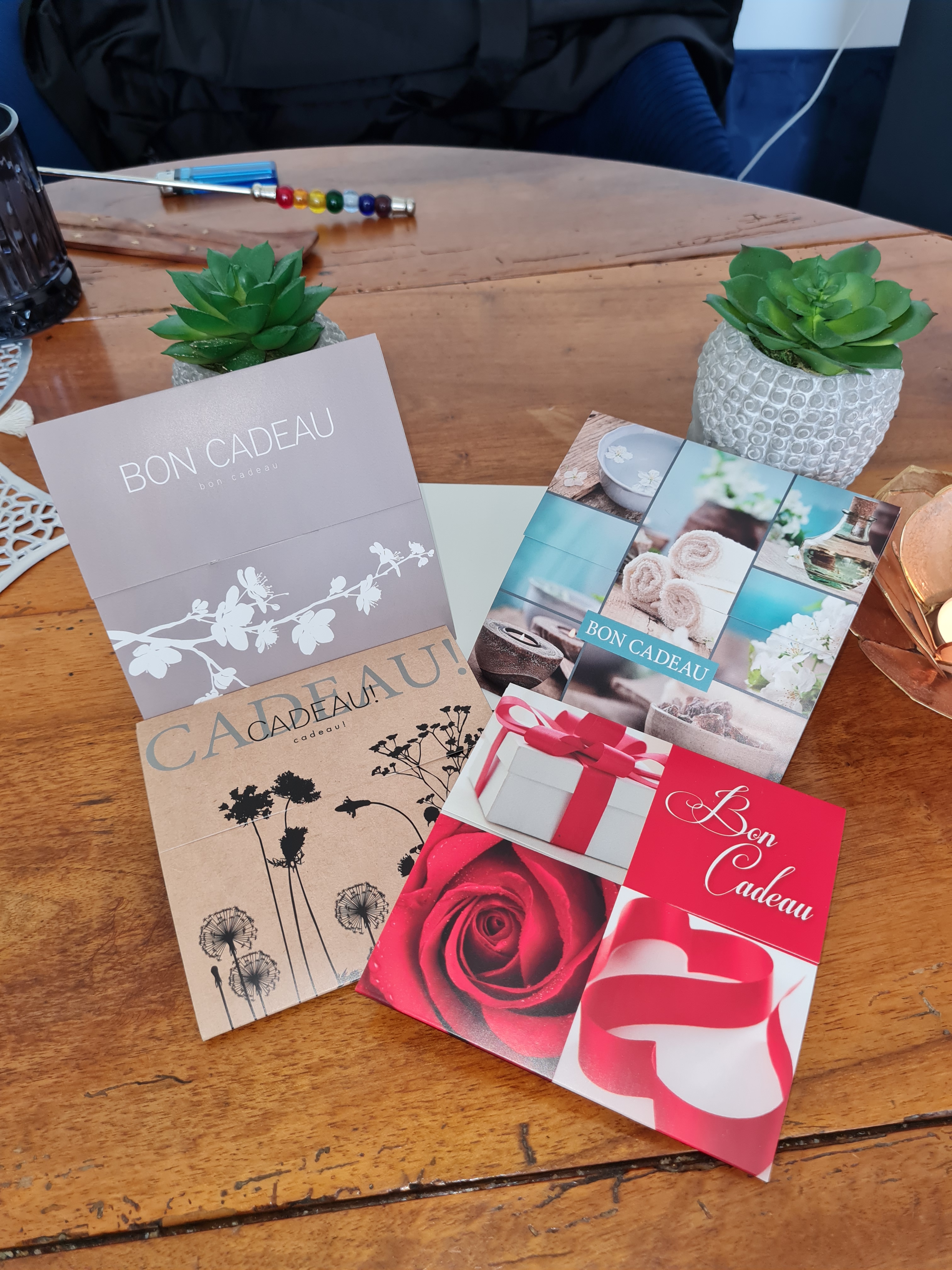 CENTRE DE SOINS ACAE JULIE M. BIEN-ETRE ET BONS CADEAUX POUR LA FETE DES MERES ! CENTRE DE SOINS ACAE JULIE M. BIEN-ETRE ET BONS CADEAUX POUR LA FETE DES MERES !