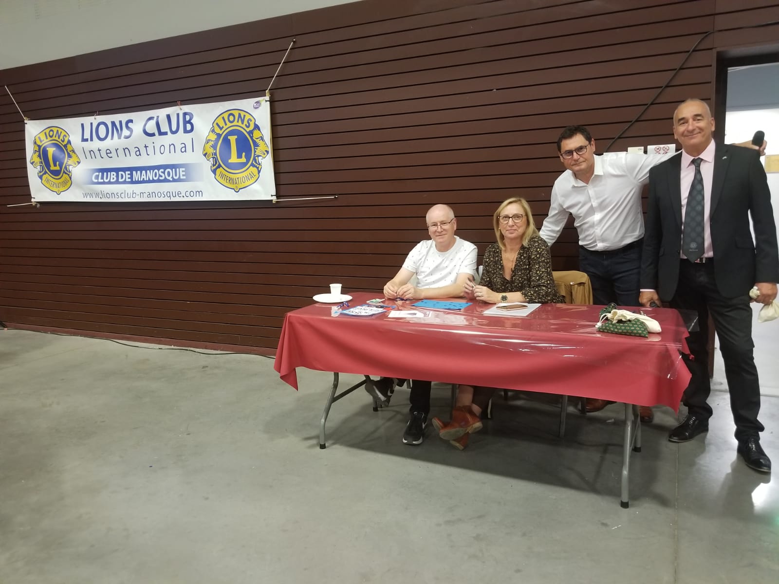 LION'S CLUB DERNIÈRE LIGNE DROITE AVANT LA FIN DE L'ANNÉE