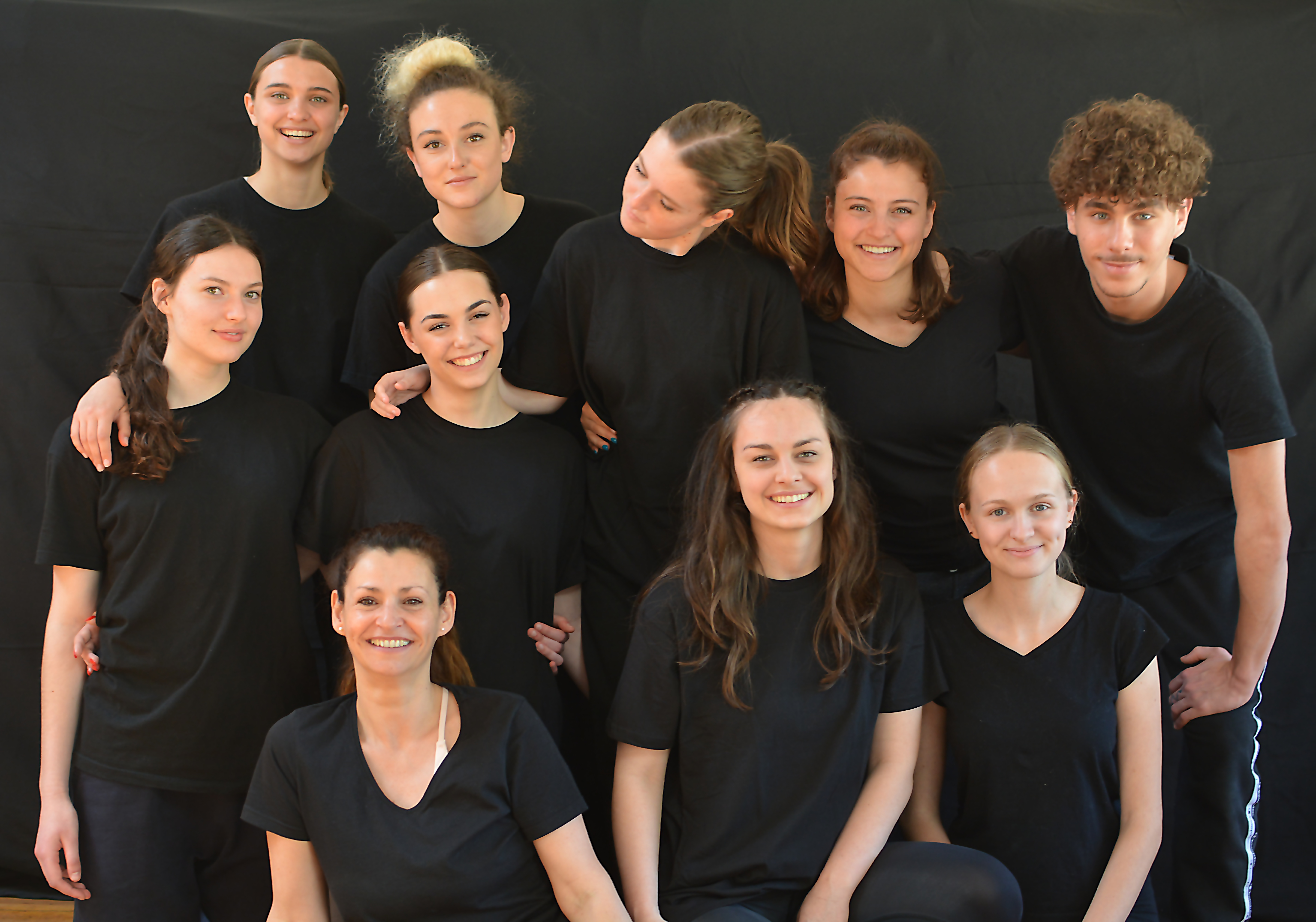 NOUVEAU SPECTACLE  DE L’ATELIER DE LA DANSE : « entre nous »