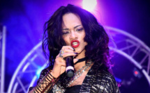 Rihanna et Mike Brant au même endroit, comme si c'était les vrais !