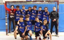 Les jeunes « moins de 17 »  de l’EP Manosque Handball : une équipe  de copains en plein progrès.