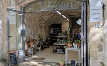 MAN TÈRRA : boutique de producteurs, artisans et  artistes du 04 à Forcalquier
